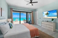 "New" 5 bedroom Exuma Beach Front Estate w/ Pool & No Neighbors on either side! โรงแรมใน