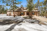 La Hacienda BV: Family-friendly cabin nestled on 2 acres in the woods - Boutique