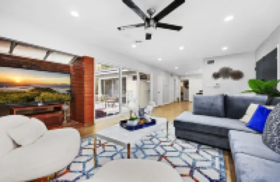 Pool Villa 4B3B - Double Master Suites - 2 FREE parking - BBQ/ Hockey/ Yard