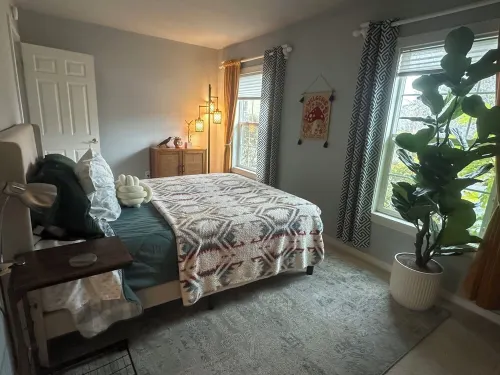 Charming carriage house in Ashland near downtown