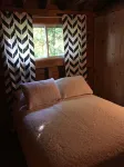 Charming Lake front Cottage w/dock close to Acadia National Park & Bar Harbor