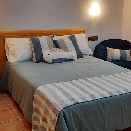 House in a quiet area with views of the old town of Pals