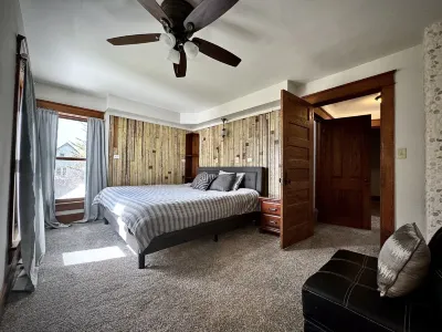 Historic Home Near Wi Dells, Lake Wi &  Party Space Avail! Hotels near The Little French Bakery