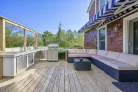 Southampton Home with Heated Pool,6 minutes from beach’s