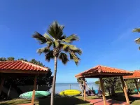 Brisas del Mar - Oceanfront Condo! ボケロンのホテル