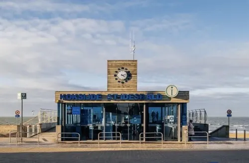 Sun-oriented studio Sint-Idesbald with beautiful sea view Hotels in Koksijde