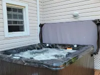 The Chanting River Nest. Snowmobile/Atv Trail Across St. Pet-Friendly! Hotels in Bancroft