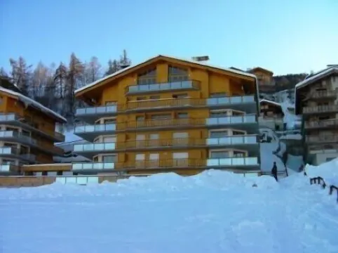 Nendaz 4-Vallees 2 Bedroom Apartment with Indoor Swimming Pool.