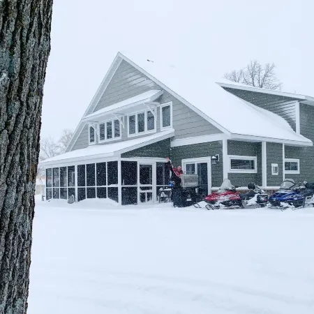 Brand NEW 4 Bedroom Lakefront Villa @ Lake Darling Resort