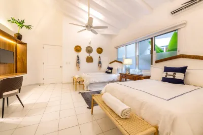 Centrally Located Renovated Luxury Villa Free Breakfast Service / Hotel Partner