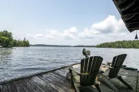 Luxury Cabin on the Lake & In The Trees