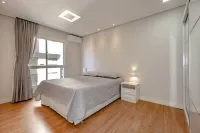 Beautiful AP SEIRA SEA in Bal. Camboriu 프라이아 다스 라란제이라스 주변 호텔