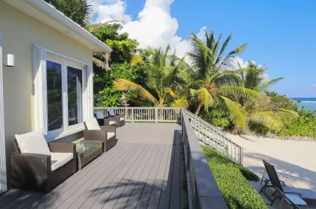 Luxurious 2 Bdr Beachfront Villa - Coral Beach House - Excellent Cayman value!
