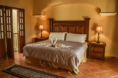 Private Luxury Villa 15,000 sq ft,kid friendly, Maid, pvt.Chef,24 h security