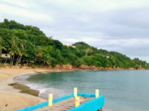 Private Pool and Swim up Bar-Immediately up the hill from Crashboat Beach!