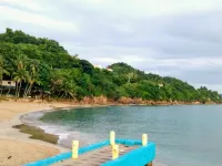 Private Pool and Swim up Bar-Immediately up the hill from Crashboat Beach!