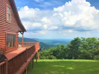 Private Mountain Top Cabin on Blue Ridge Parkway; Amazing View of 7 NC/VA cities