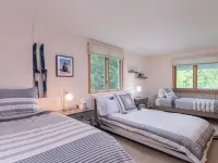 Relax & Recover Mountain Retreat - Hot Tub + Sauna + Home Gym Hotels in Winhall