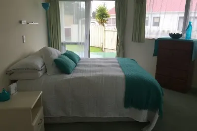Sunny house near Golf Course and Recreation Centre Hotels near Whangamata Beach