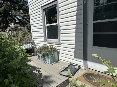 NEW! Cozy Cottage 2 Blocks from Yellowstone River Hotels near Yellowstone Gateway Museum