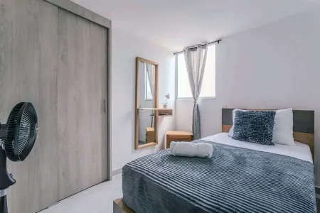 Lux Penthouse: By Medellín, Great Dining, Nightlife, Fast Wifi & Self Check-in