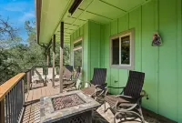 Cara’s Cozy Cabin Retreat