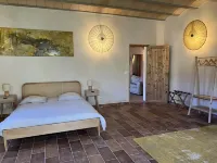 Pigna: Charming village house, 5 km from the sea, vaulted and whitewashed