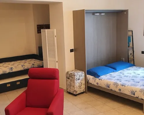 Apartment 300 m beach Costa Marina di Pinamare -WIFI-A/C-SMART TV 43" Hotels in Andora