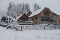 Charming cottage 500m from the ski slopes Hotels near Col du Glandon