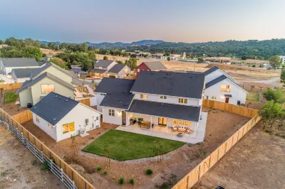 Mirasol Manor -sleeps up to 14! Minutes to Paso + SLO Hotels near Staples