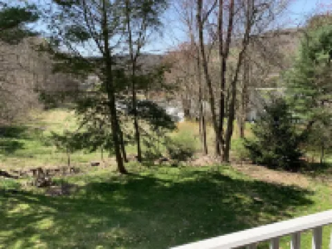 Serene Home at Harveys Lake Hotels in Harveys Lake