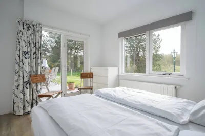 Child Friendly, 5 bedrooms, 2 bathrooms, 3 Toillets, Sauna, large garden Hotels near Klimmen EnZo