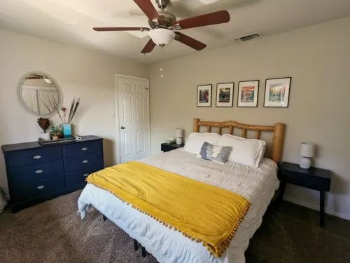 Yosemite Gateway Retreat: Your Ideal Vacation Haven Awaits!