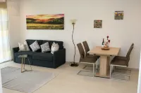 Residence Weinberg 8, modern vacation apartment with a little something extra Hotels in Nals