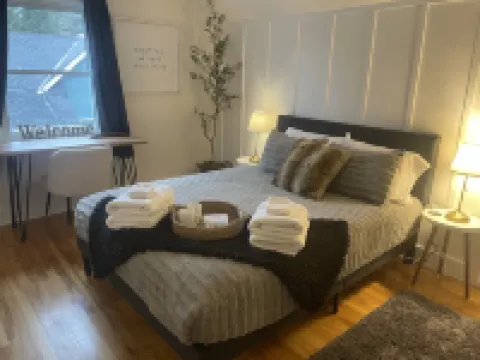 A loft retreat on a private street within walking distance to downtown!