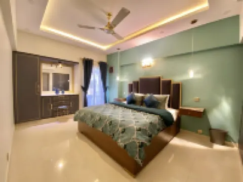 Elegant & Spacious 2br family apt, Sharahe Faisal