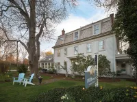 Old Manse Inn Hotels in Brewster