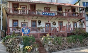 Ghost City Inn