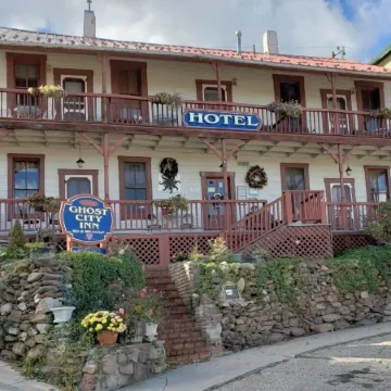 Ghost City Inn
