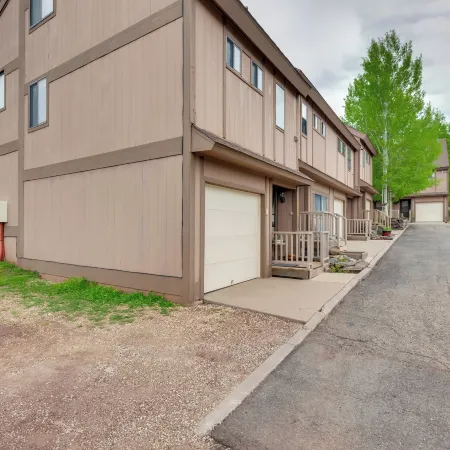 Chic Angel Fire Condo Walk to Ski Resort!