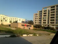 Modern and charming apartment with sea view