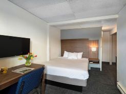 Golden North Inn