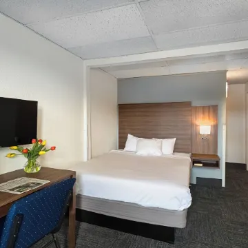 Golden North Inn