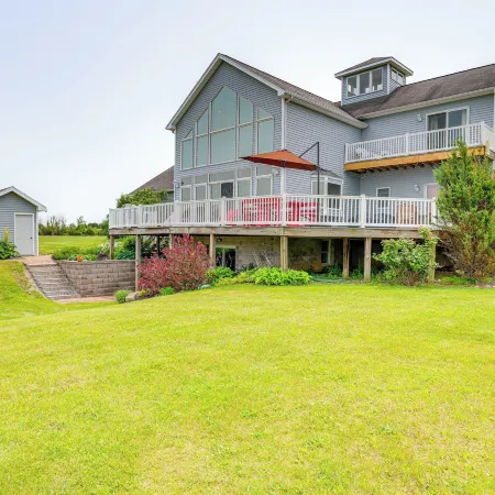 ‘The Gathering Place’: Rushville Home w/ Hot Tub