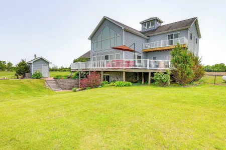 The Gathering Place Rushville Home with Hot Tub