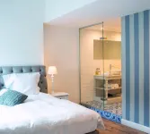 The Hamptons Boutique Hotel - Homestays