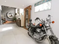 Capel Mawr, Basement 19 - 4-Star