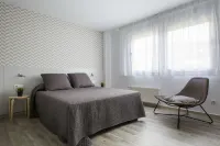 Residencia Universitaria Resa Manuel Agud Querol - Apartments