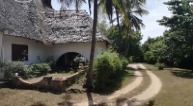 Travellers Paradise Diani - Hostel Hotels in 