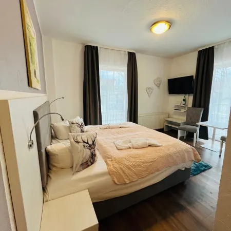 Strandhotel Vier Jahreszeiten Buckow Hotels in Markisch-Oderland